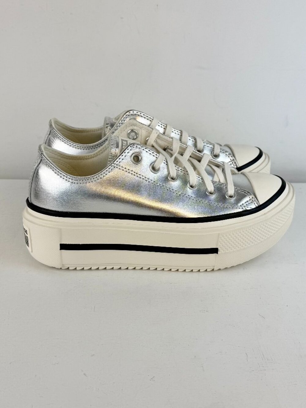 M8 W10 - Converse Chuck Taylor All Star Lift Double Stack Platform Metallic